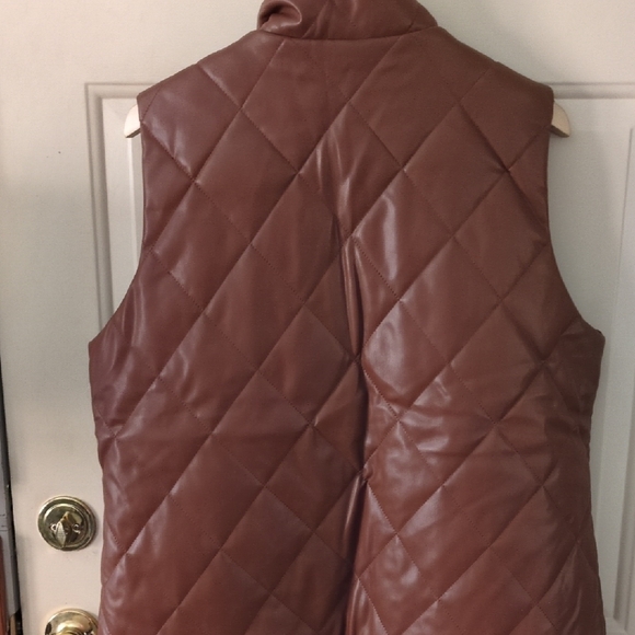 Chico's Brown Faux Leather Quilted Women's Vest - Picture 4 of 4